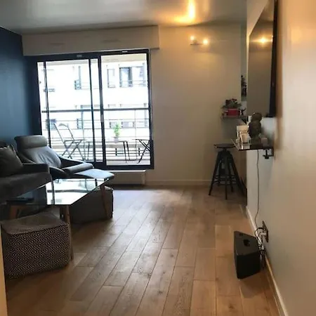 Апартаменты Charmant Studio Grand Balcon Parking