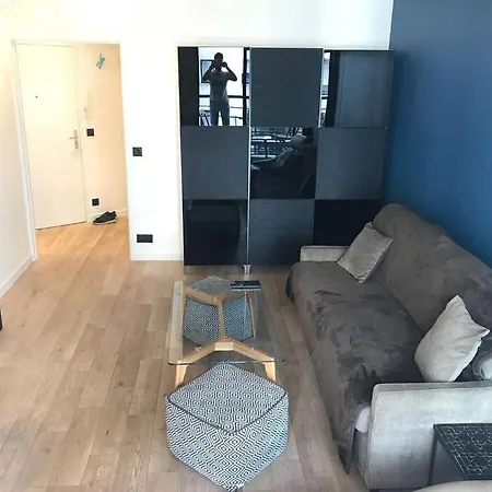 Апартаменты Charmant Studio Grand Balcon Parking Париж